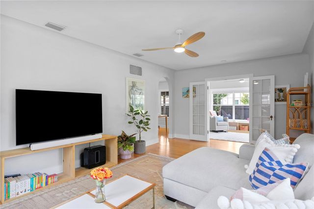 1101 11TH STREET N, St Petersburg, FL 33705