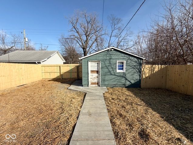 825 N Lasalle Street, Indianapolis, IN 46201