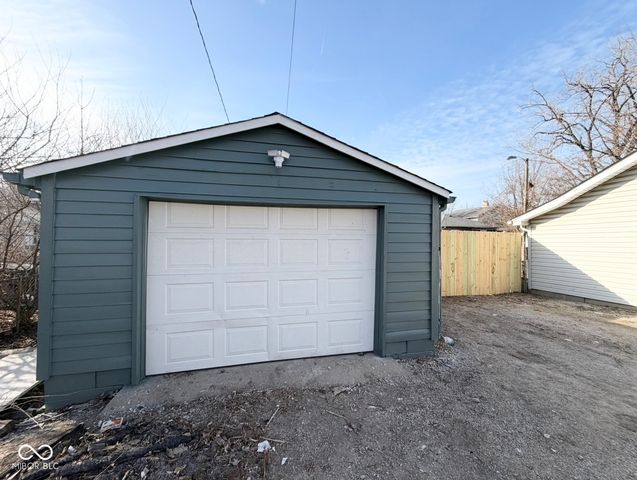 825 N Lasalle Street, Indianapolis, IN 46201