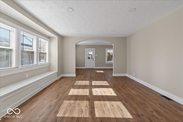 825 N Lasalle Street, Indianapolis, IN 46201