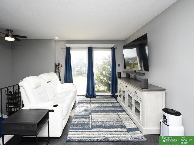 302 Fort Street, Papillion, NE 68146