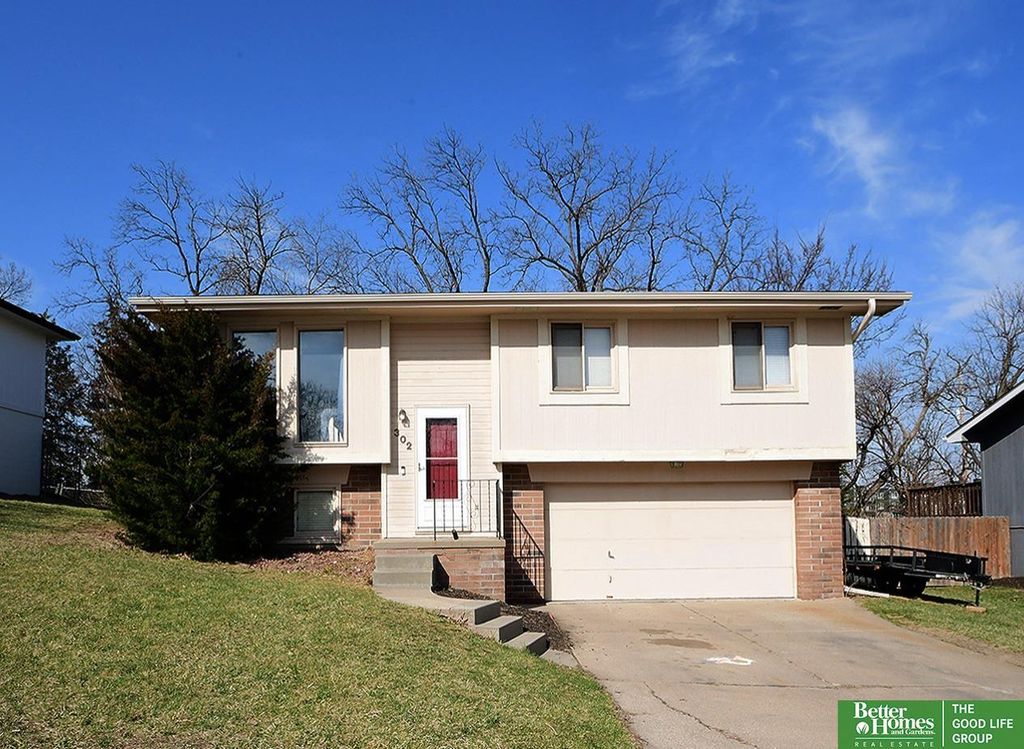 302 Fort Street, Papillion, NE 68146