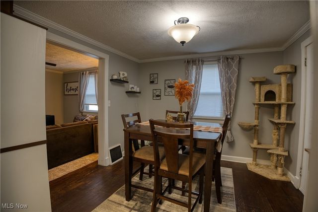 4060 Hambleton Avenue NE, Louisville, OH 44641