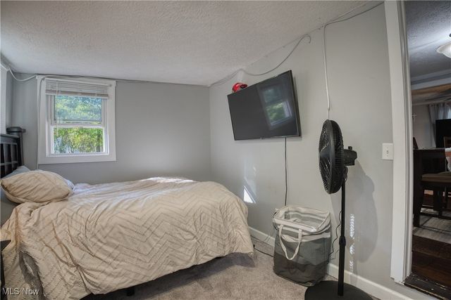 4060 Hambleton Avenue NE, Louisville, OH 44641