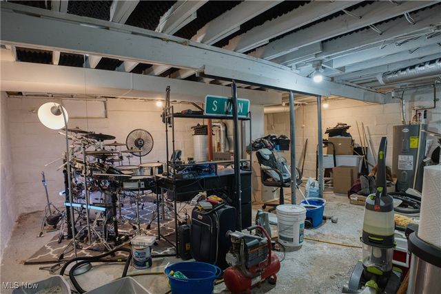 4060 Hambleton Avenue NE, Louisville, OH 44641