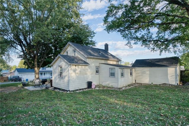 4060 Hambleton Avenue NE, Louisville, OH 44641