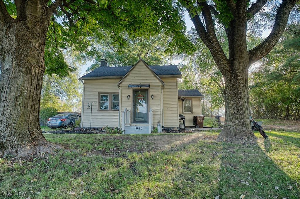 4060 Hambleton Avenue NE, Louisville, OH 44641
