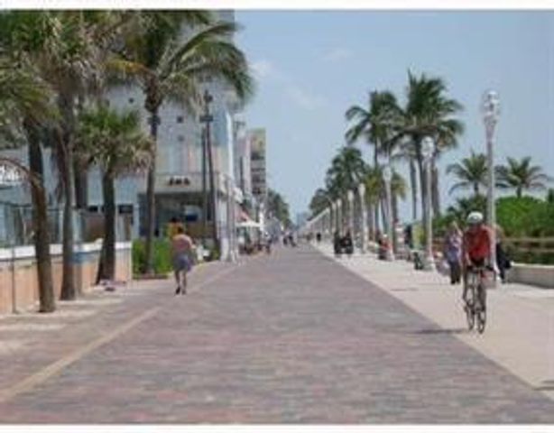 315 Van Buren Street, Hollywood, FL 33019
