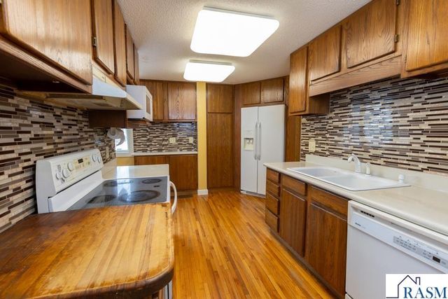 227 W 5th, Mankato, MN 56001