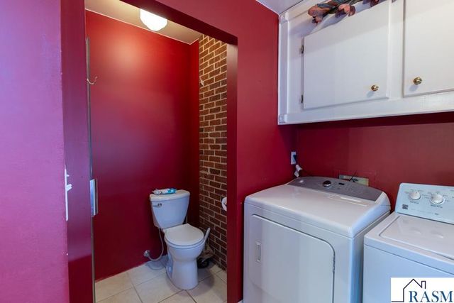 227 W 5th, Mankato, MN 56001