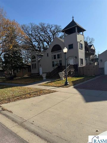 227 W 5th, Mankato, MN 56001
