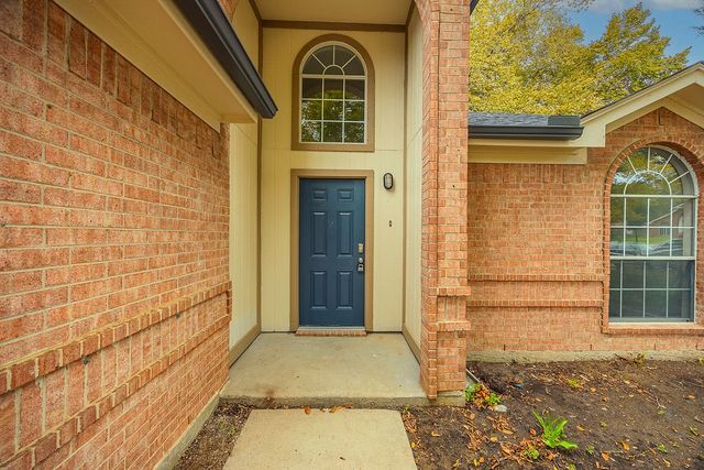 907 Yellowstone Drive, Mansfield, TX 76063