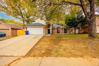907 Yellowstone Drive, Mansfield, TX 76063