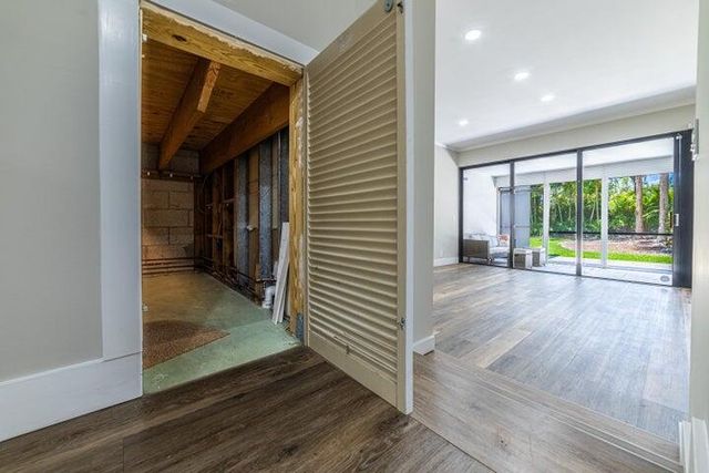 2517 Presidential Way B, West Palm Beach, FL 33401