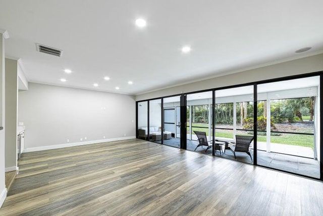 2517 Presidential Way B, West Palm Beach, FL 33401