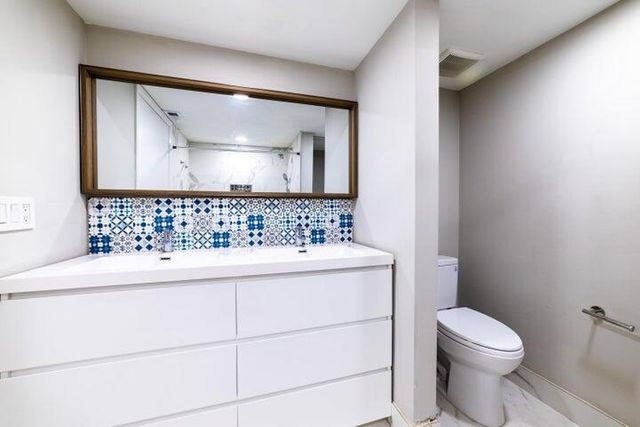 2517 Presidential Way B, West Palm Beach, FL 33401