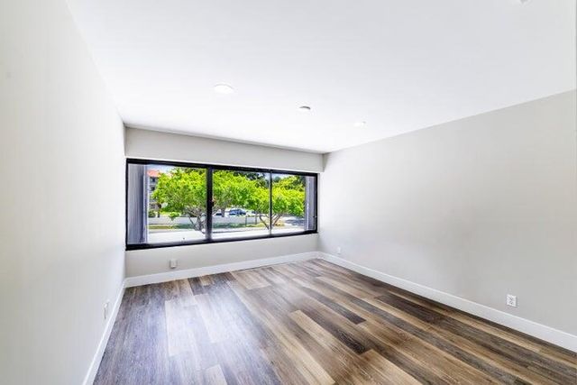 2517 Presidential Way B, West Palm Beach, FL 33401