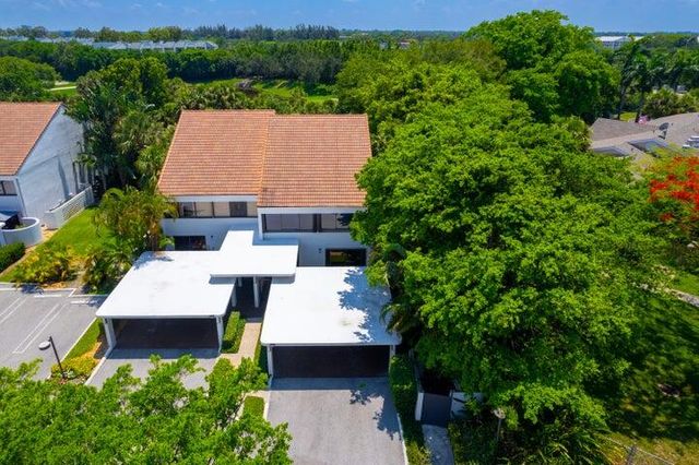 2517 Presidential Way B, West Palm Beach, FL 33401