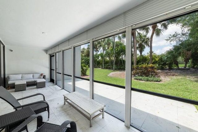 2517 Presidential Way B, West Palm Beach, FL 33401