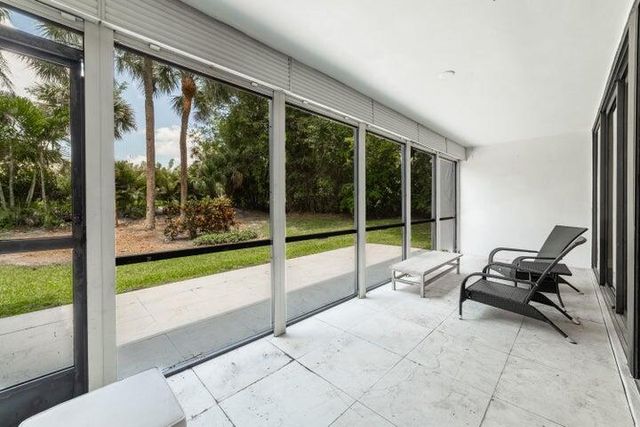 2517 Presidential Way B, West Palm Beach, FL 33401