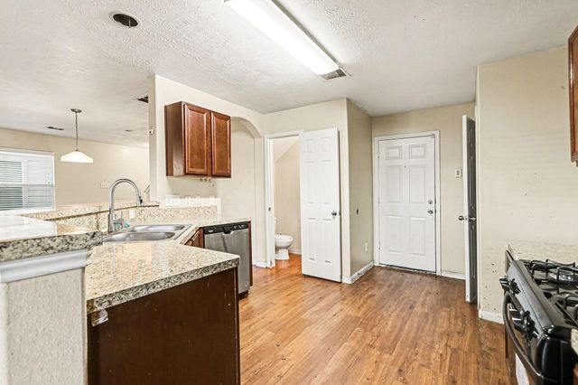 834 Darbydale Crossing Lane, Houston, TX 77090