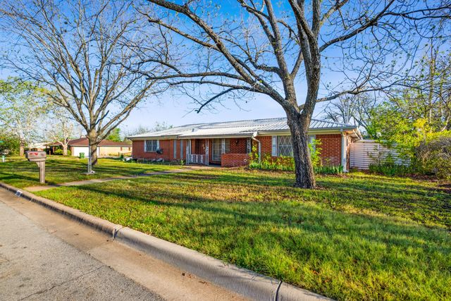 2901 S Murco Drive, Mineral Wells, TX 76067