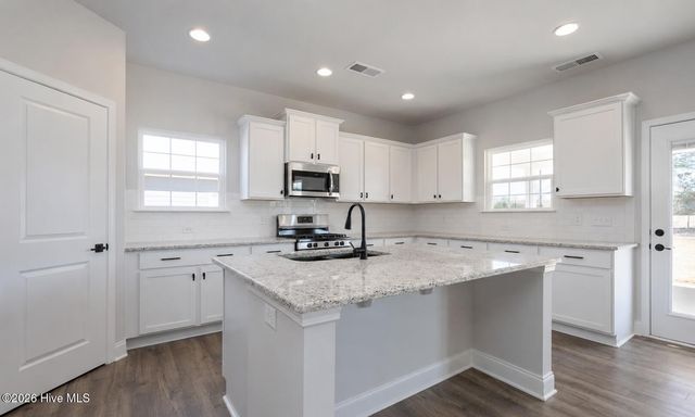 202 Jackson Ridge Way, Pikeville, NC 27863