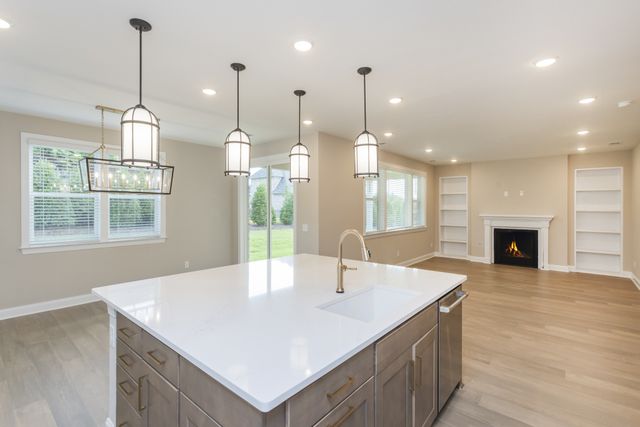 5945 Hunt Valley Dr, Spring Hill, TN 37174