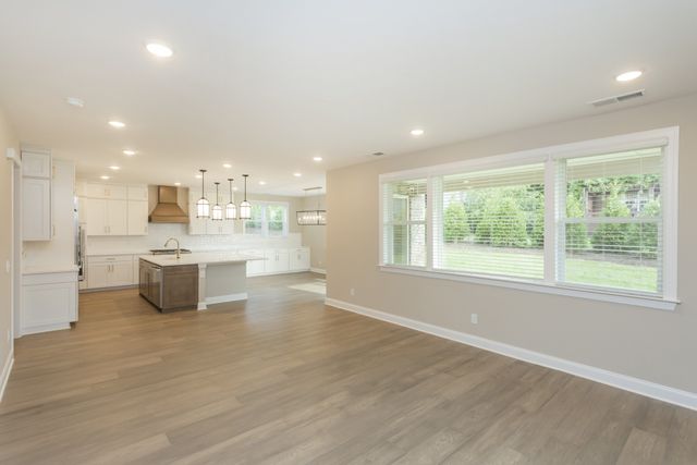 5945 Hunt Valley Dr, Spring Hill, TN 37174