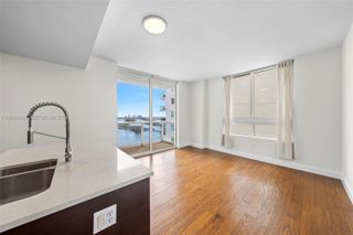 1900 N Bayshore Dr 3503, Miami, FL 33132
