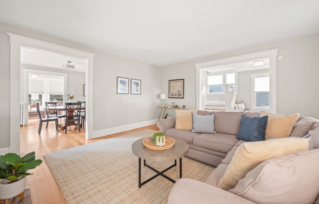 13 Walkley Road, West Hartford, CT 06119
