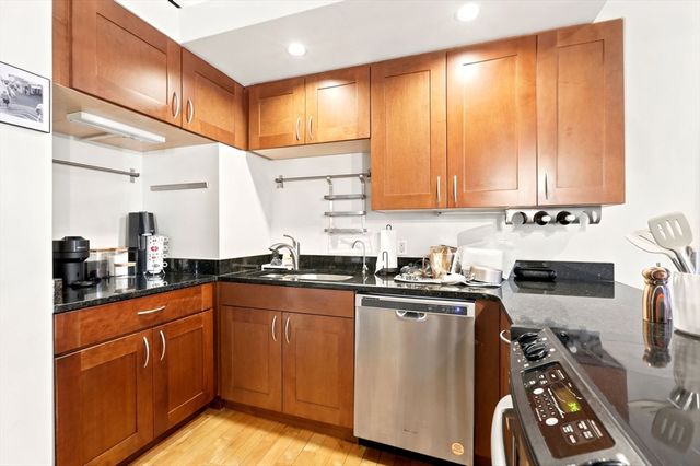 111 Beach St 3B, Boston, MA 02111