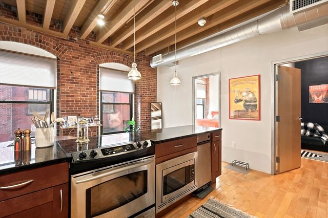 111 Beach St 3B, Boston, MA 02111