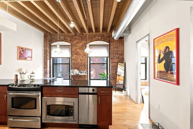 111 Beach St 3B, Boston, MA 02111