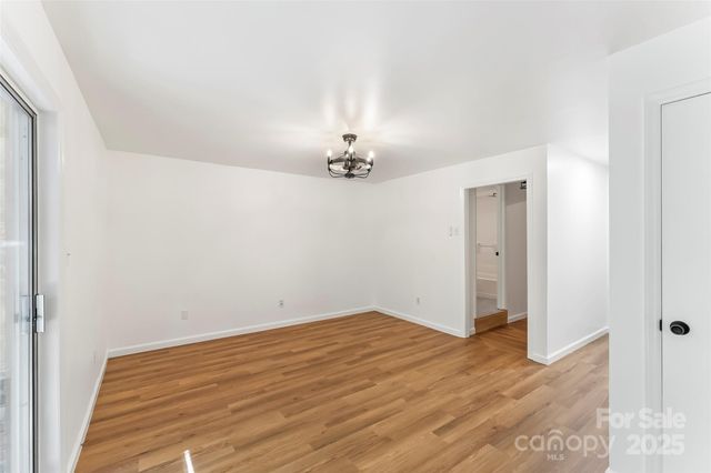 228 14th Avenue SE Apt B, Hickory, NC 28602