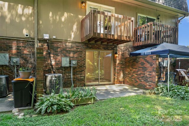 228 14th Avenue SE Apt B, Hickory, NC 28602