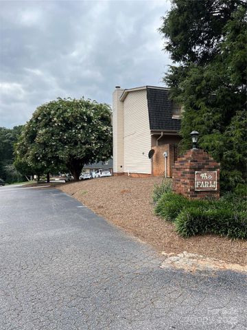 228 14th Avenue SE Apt B, Hickory, NC 28602