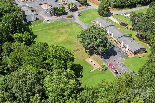 228 14th Avenue SE Apt B, Hickory, NC 28602
