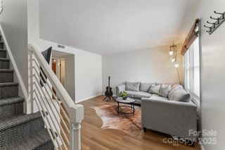228 14th Avenue SE Apt B, Hickory, NC 28602
