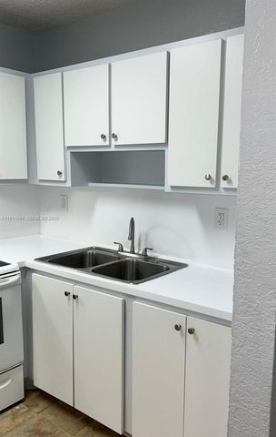 575 W 69th Street 208, Hialeah, FL 33014