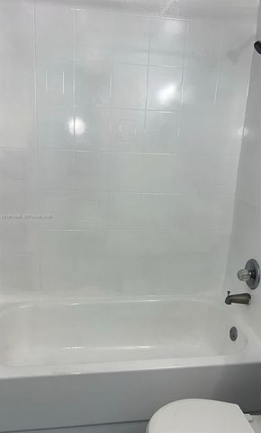575 W 69th Street 208, Hialeah, FL 33014