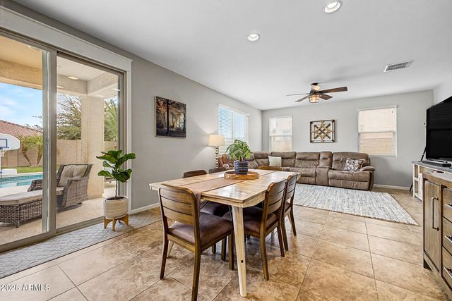 7629 W FETLOCK Trail, Peoria, AZ 85383