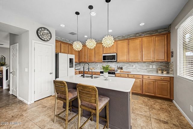 7629 W FETLOCK Trail, Peoria, AZ 85383
