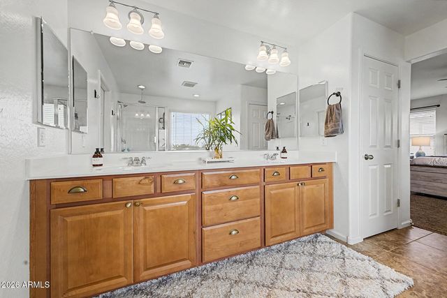 7629 W FETLOCK Trail, Peoria, AZ 85383