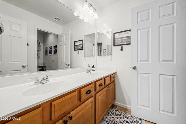 7629 W FETLOCK Trail, Peoria, AZ 85383