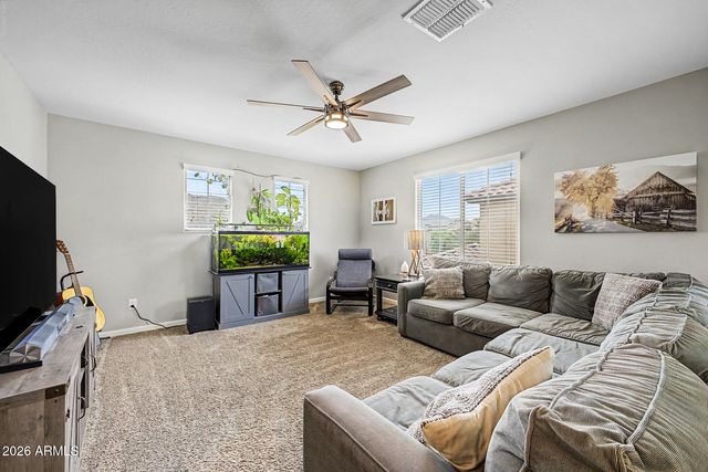 7629 W FETLOCK Trail, Peoria, AZ 85383