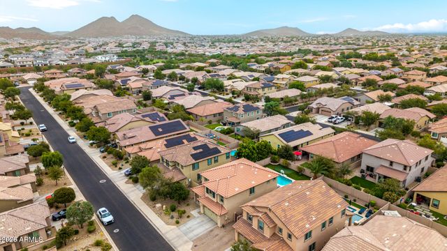 7629 W FETLOCK Trail, Peoria, AZ 85383