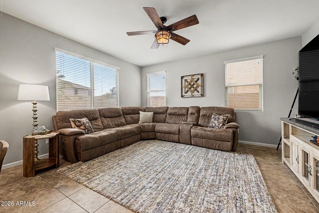 7629 W FETLOCK Trail, Peoria, AZ 85383