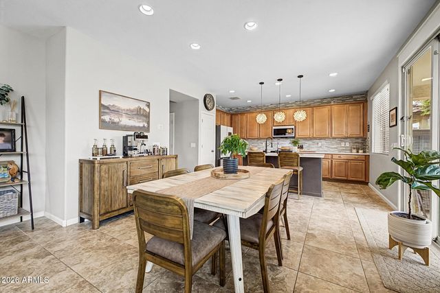 7629 W FETLOCK Trail, Peoria, AZ 85383