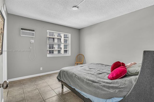 200 S Birch Road 1015, Fort Lauderdale, FL 33316